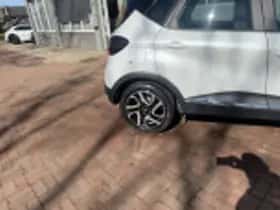 Renault Captur (2019) thumbnail 95