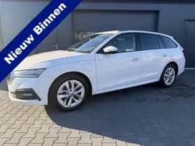 Škoda Octavia (2022) thumbnail 2
