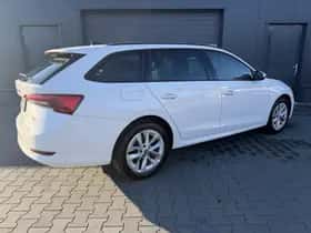 Škoda Octavia (2022) thumbnail 3