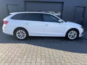 Škoda Octavia (2022) thumbnail 5