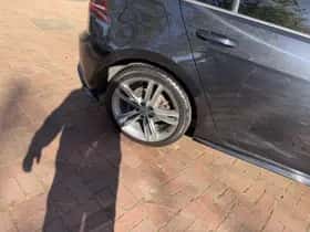 Volkswagen Golf (2018) thumbnail 59
