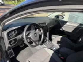 Volkswagen Golf (2018) thumbnail 79
