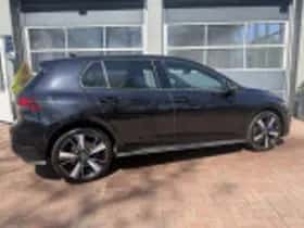 Volkswagen Golf (2023) thumbnail 77