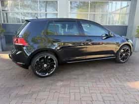 Volkswagen Golf (2015) thumbnail 3
