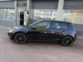 Volkswagen Golf (2015) thumbnail 4