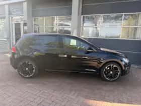 Volkswagen Golf (2015) thumbnail 5