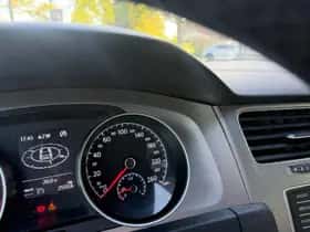 Volkswagen Golf (2015) thumbnail 47