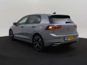 Volkswagen Golf (2022) thumbnail 4