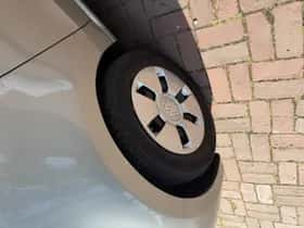 Volkswagen Up (2017) thumbnail 28