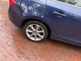 Volvo V60 (2012) thumbnail 57