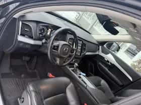 Volvo XC90 (2016) thumbnail 35