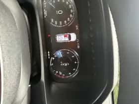 Volvo XC90 (2016) thumbnail 73