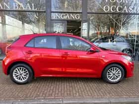 Kia Rio thumbnail 6