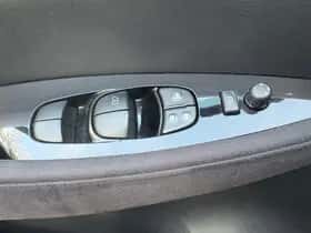 Nissan Leaf thumbnail 16
