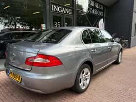 Škoda Superb (2011) thumbnail 6