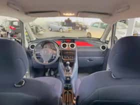 Peugeot 1007 (2005) thumbnail 16