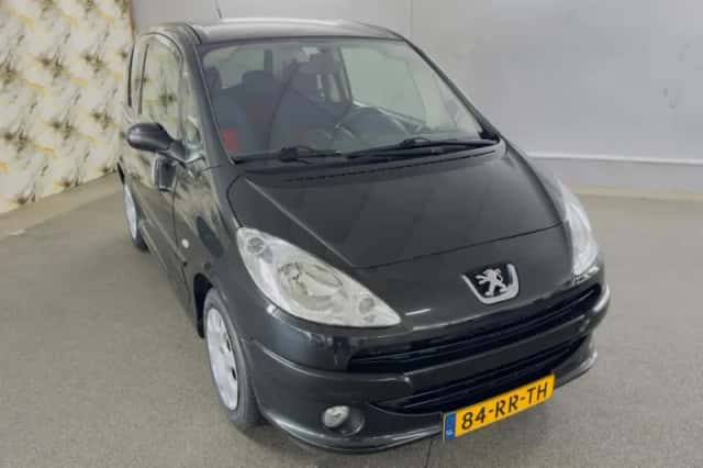 Peugeot 1007 (2005) thumbnail 4