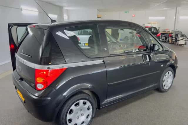 Peugeot 1007 (2005) thumbnail 5