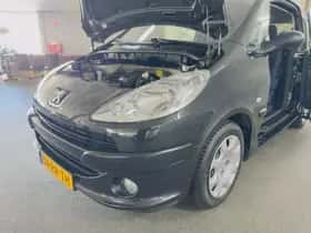 Peugeot 1007 (2005) thumbnail 10