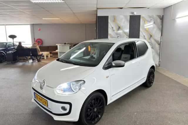 Volkswagen Up! (2012) thumbnail 1