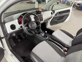 Volkswagen Up! (2012) thumbnail 17