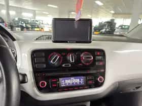 Volkswagen Up! (2012) thumbnail 18