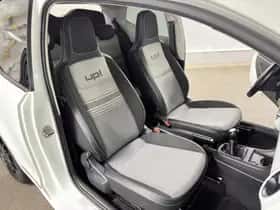 Volkswagen Up! (2012) thumbnail 20