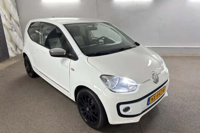 Volkswagen Up! (2012) thumbnail 4