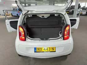 Volkswagen Up! (2012) thumbnail 9