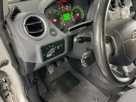 Ford Fiesta (2007) thumbnail 13