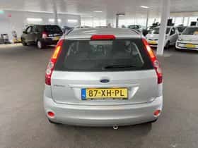 Ford Fiesta (2007) thumbnail 6