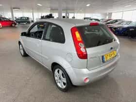 Ford Fiesta (2007) thumbnail 7