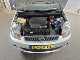 Ford Fiesta (2007) thumbnail 8