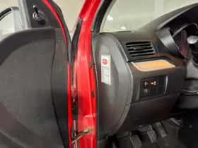 Kia Picanto (2013) thumbnail 16