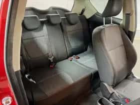 Kia Picanto (2013) thumbnail 17