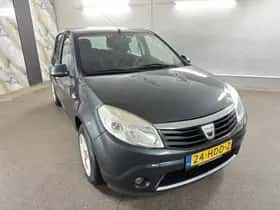 Dacia Sandero (2008) thumbnail 4