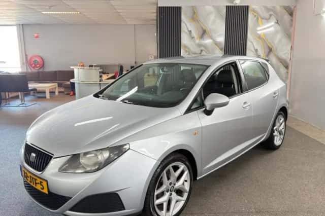 SEAT Ibiza (2009) thumbnail 2