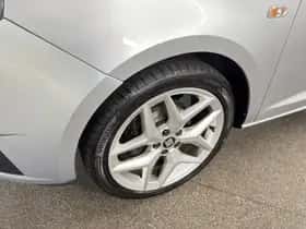 SEAT Ibiza (2009) thumbnail 10