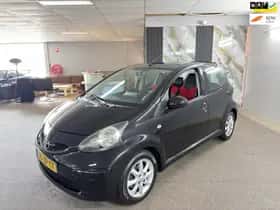 Toyota Aygo (2008) thumbnail 2