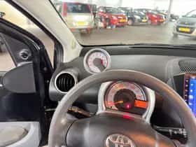 Toyota Aygo (2008) thumbnail 13