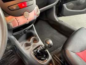 Toyota Aygo (2008) thumbnail 17