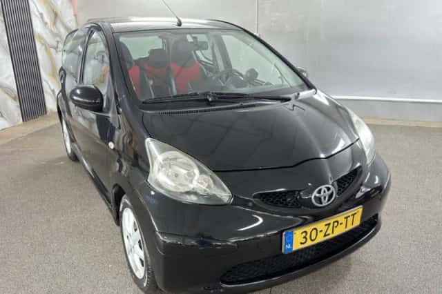 Toyota Aygo (2008) thumbnail 4