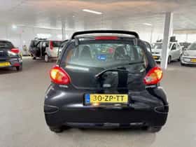 Toyota Aygo (2008) thumbnail 6