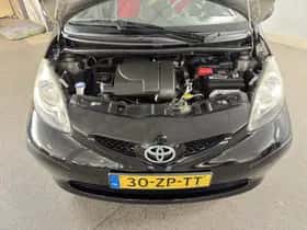 Toyota Aygo (2008) thumbnail 9