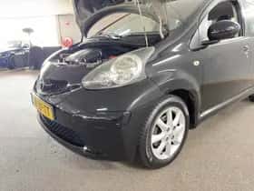 Toyota Aygo (2008) thumbnail 10