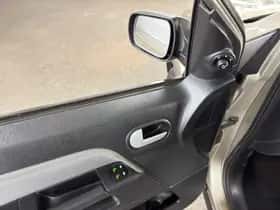Ford Fusion (2004) thumbnail 11