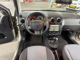 Ford Fusion (2004) thumbnail 14