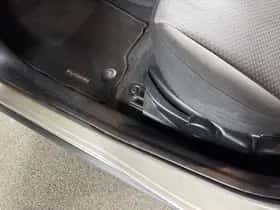 Ford Fusion (2004) thumbnail 17