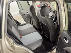 Ford Fusion (2004) thumbnail 19
