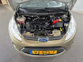 Ford Fiesta (2012) thumbnail 11